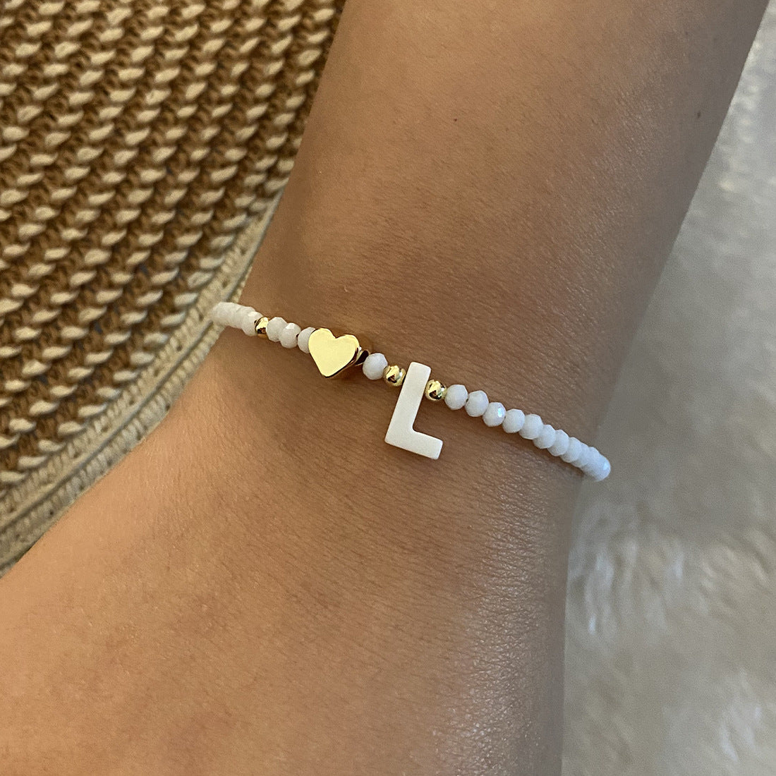 Lovemi -  26 Letters White Shell Beaded Bracelet Women Metal Love Design Bracelet Jewelry