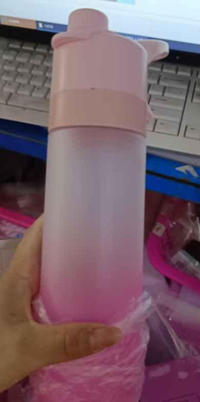 Lovemi -  Spray Water Bottle For Girls Outdoor Sport Fitness Water Cup Large Capacity Spray Bottle Drinkware Travel Bottles Kitchen Gadgets