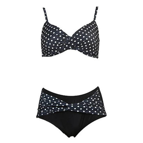 Chic Plus-Size Polka Dot Swimwear for Trendy Beach Looks-3