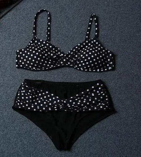 Chic Plus-Size Polka Dot Swimwear for Trendy Beach Looks-black-6