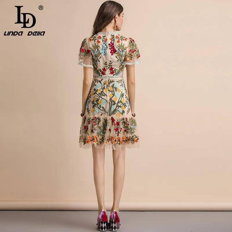 Elegant Embroidered Dresses for Sophisticated Style-4